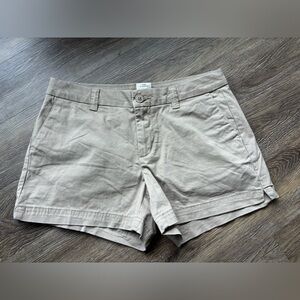 Magellan Outdoors Khaki shorts 
Size 4